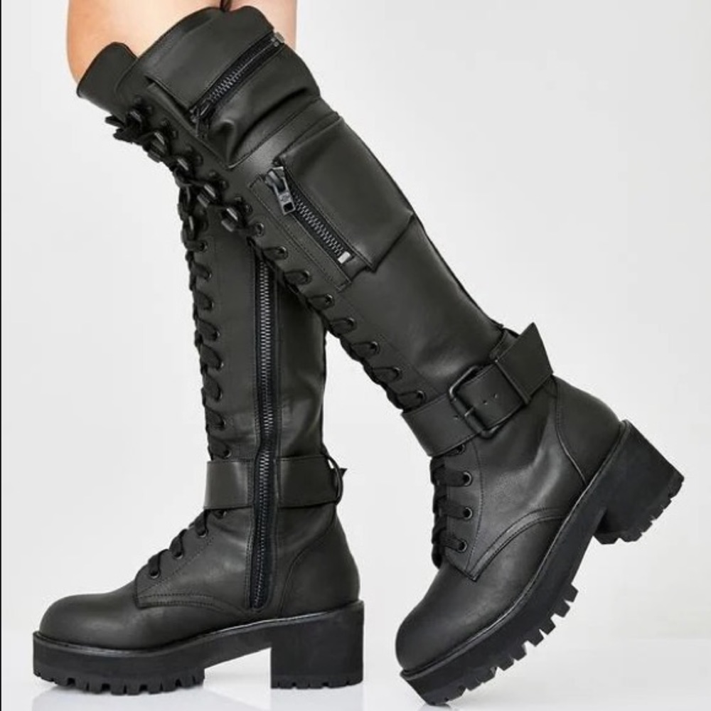 ✨SOLD✨🖤DOLLS KILL OBSIDIAN POCKET COMBAT BOOTS🖤✨
